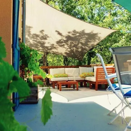 Detached House In A Beautiful Area In Dom wakacyjny
